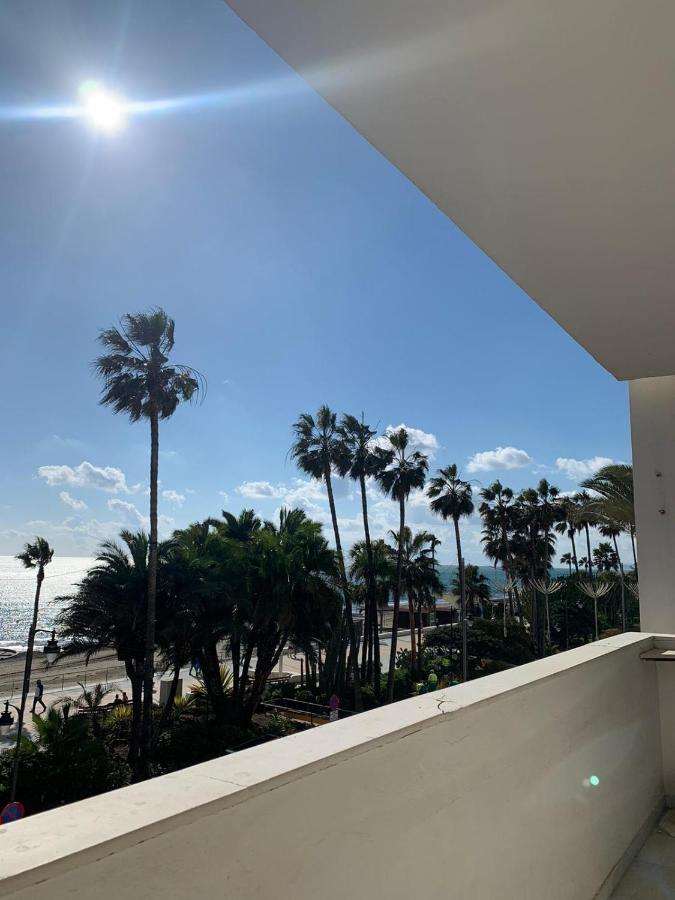 Beachfront Primera Linea De Playa En Casco Antiguo Estepona Bagian luar foto