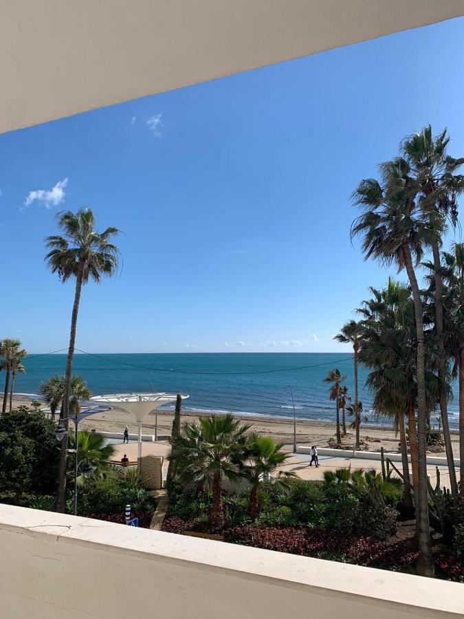 Beachfront Primera Linea De Playa En Casco Antiguo Estepona Bagian luar foto