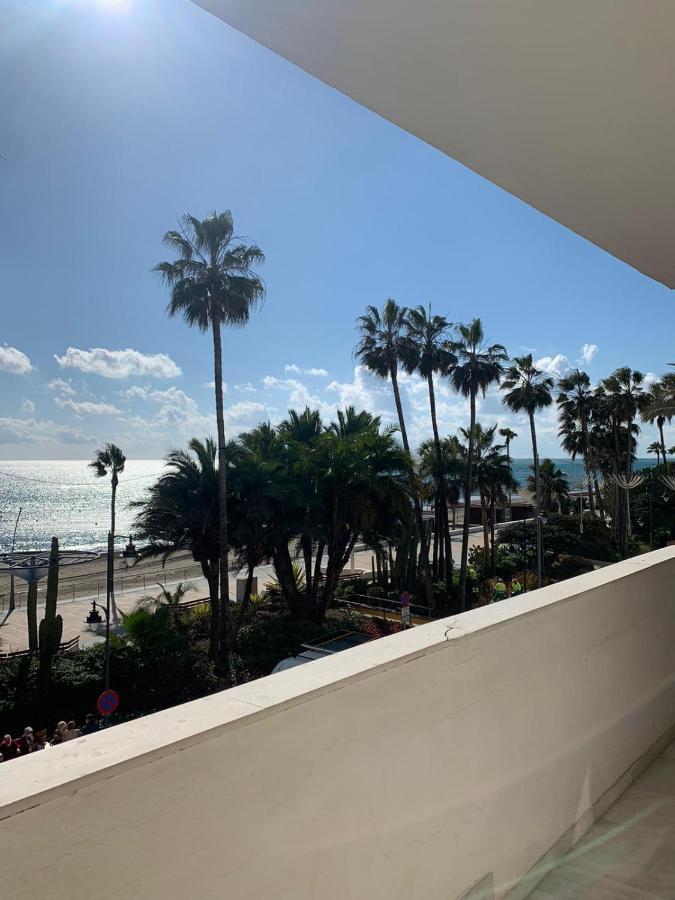 Beachfront Primera Linea De Playa En Casco Antiguo Estepona Bagian luar foto
