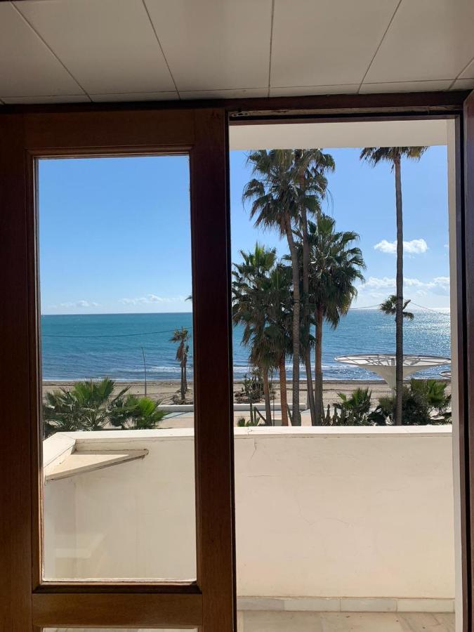 Beachfront Primera Linea De Playa En Casco Antiguo Estepona Bagian luar foto