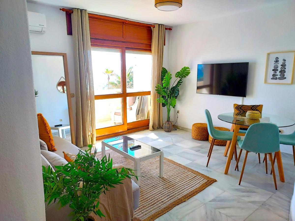 Beachfront Primera Linea De Playa En Casco Antiguo Estepona Bagian luar foto